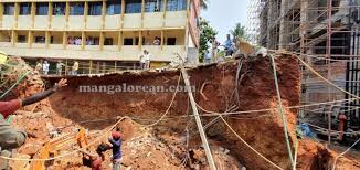 ಮಣ್ಣು ಕುಸಿತ ದುರಂತ: ಮೃತ ಕಾರ್ಮಿಕನ ಕುಟುಂಬಕ್ಕೆ 5 ಲಕ್ಷ ರೂ ಪರಿಹಾರ